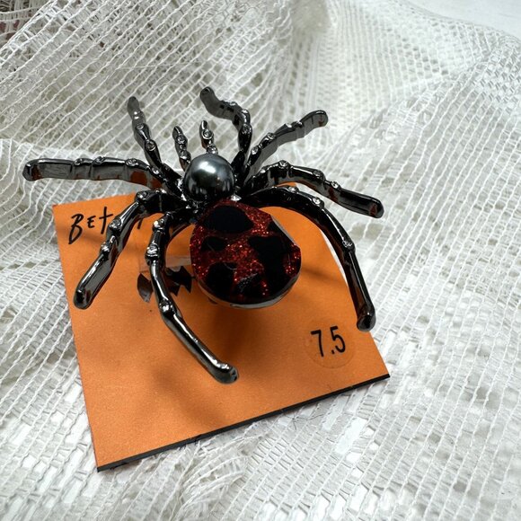 Betsey Johnson Black & Red Spider Ring Rhinestones 7.5 - Picture 6 of 6